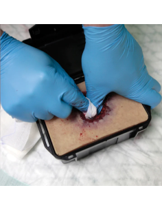 Šautinės žaizdos simuliatorius GUNSHOT IN A BOX™ 2