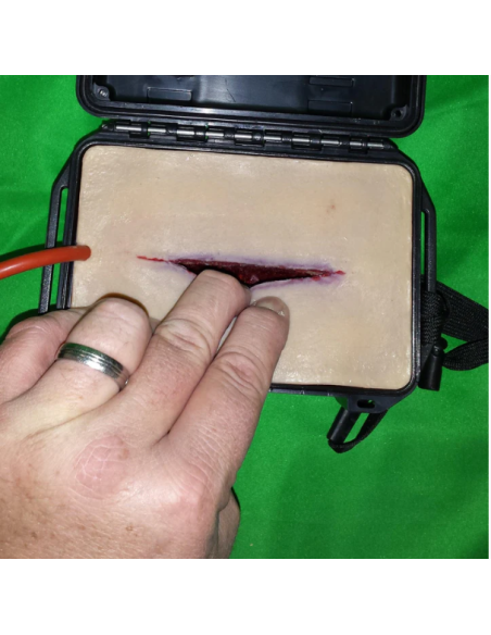 Pjautinių žaizdų simuliatorius LACERATION IN A BOX™