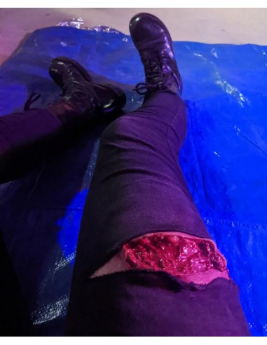 Large laceration injury simulator for first aid training